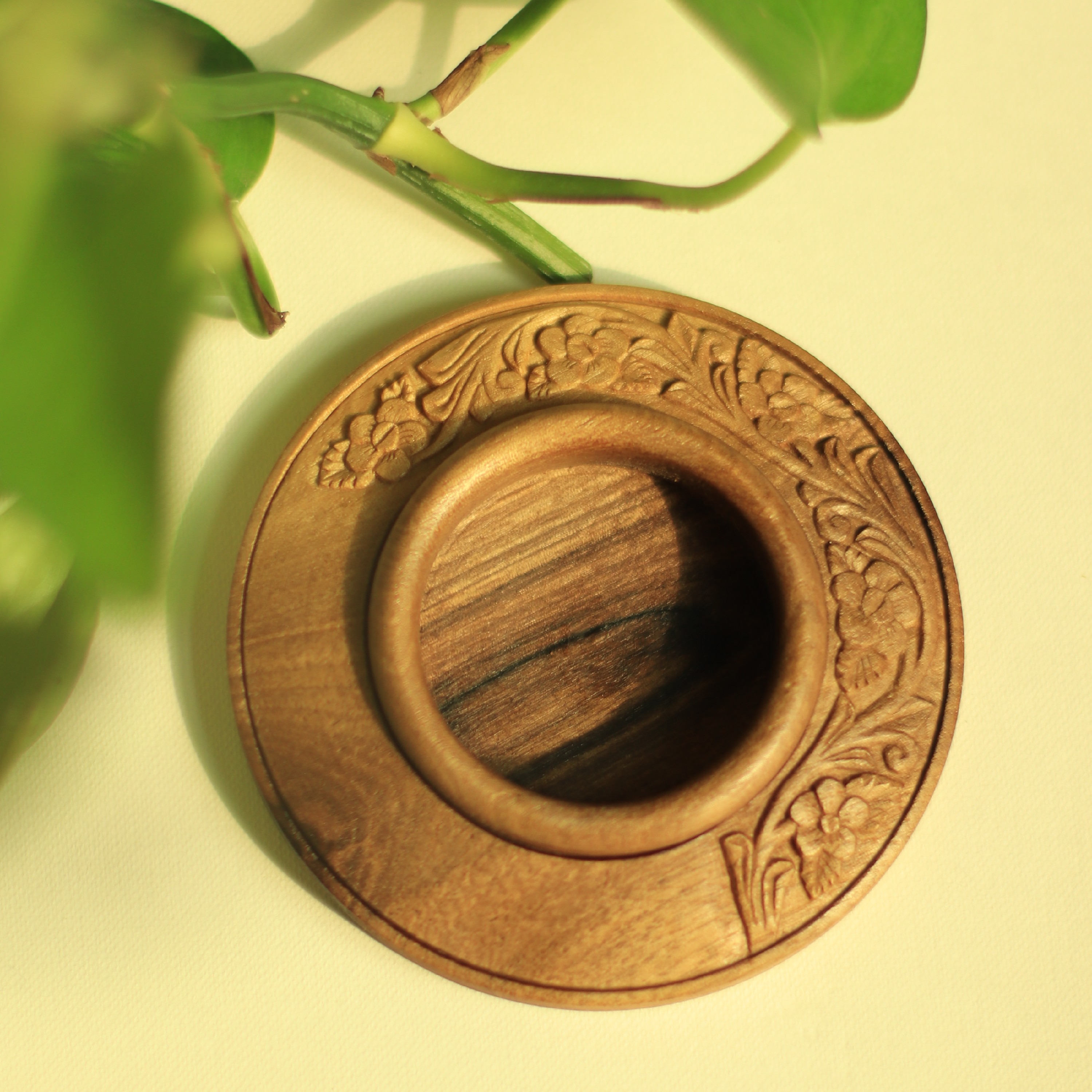 زیر سیگاری از جنس چوب گردو رگه دار