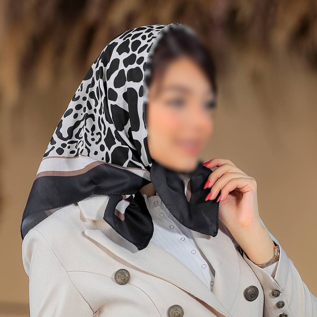 مینی اسکارف زمینه سفید مشکی طرح سنگی ارسال رایگان (باندانا)
