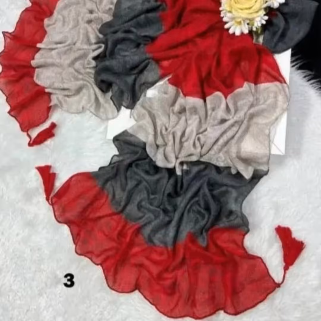 شال نخی منگوله دار بسیار لطیف ترکیب رنگی قرمز  حراجی خیلی ارزان