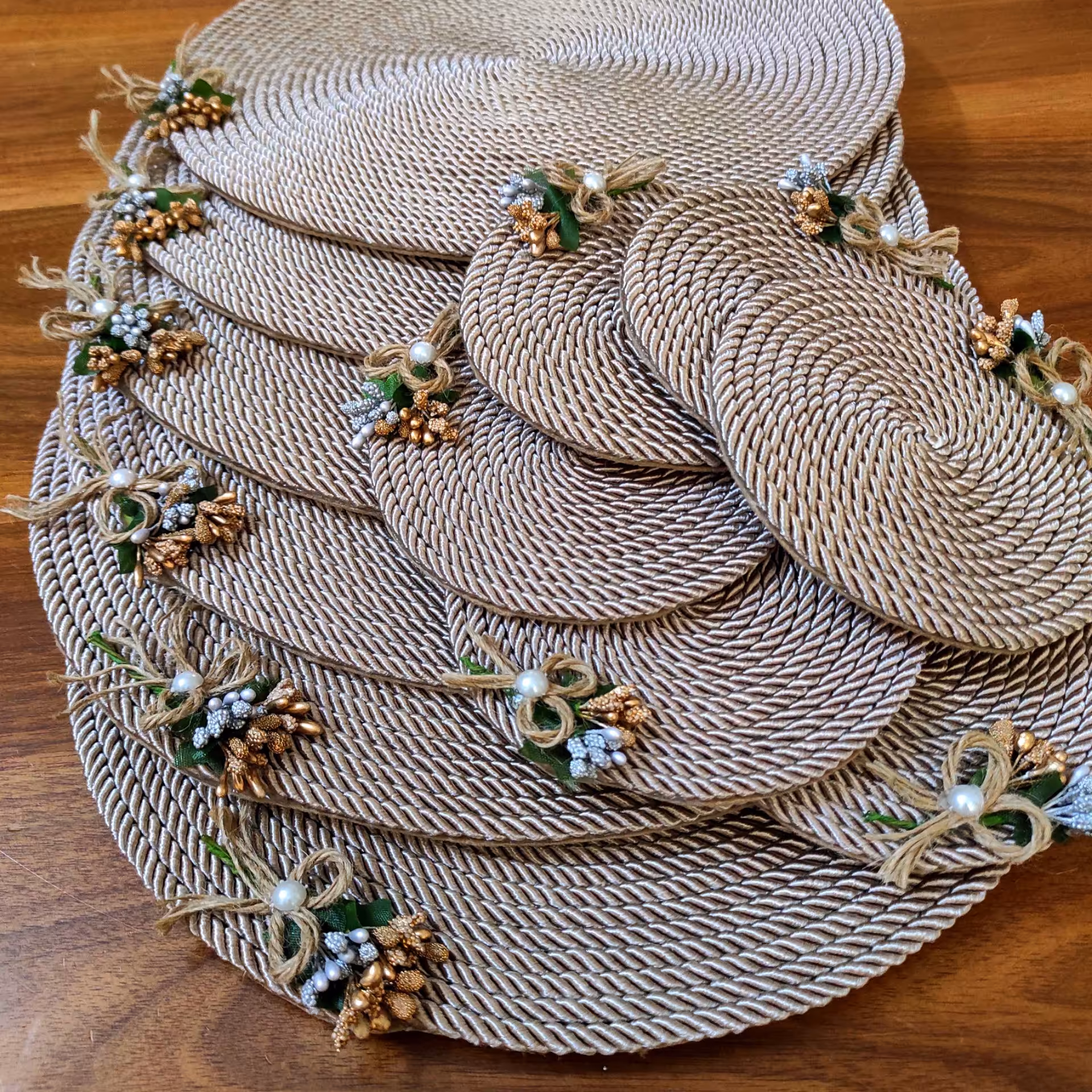 زیربشقابی گلدار