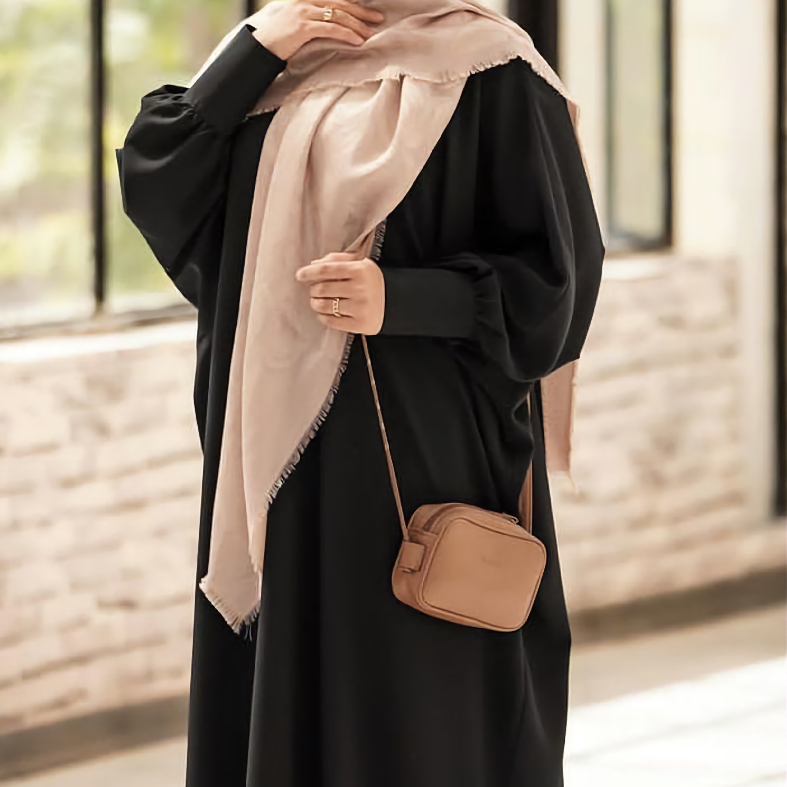 عبا طرح الهه ابر و بادی