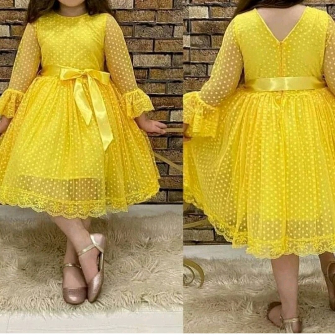 پیراهن مجلسی دخترانه مناسب 11 تا 12 سال جنس توری خال دار و آستری ساتن