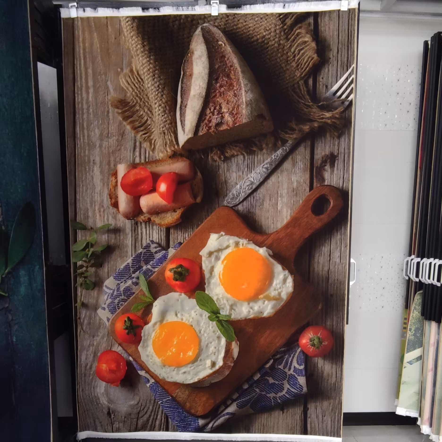 فرش اشپزخانه_طرح نیمرو_700 شانه_تراکم 3300_سایز یک و نیم در دو و بیست و پنج(4 متری)