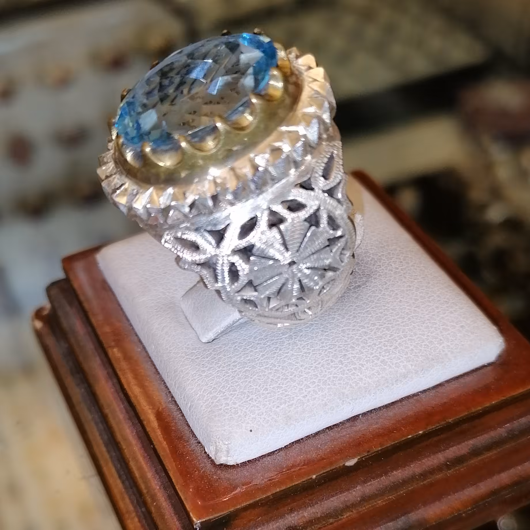 انگشتر توپاز 