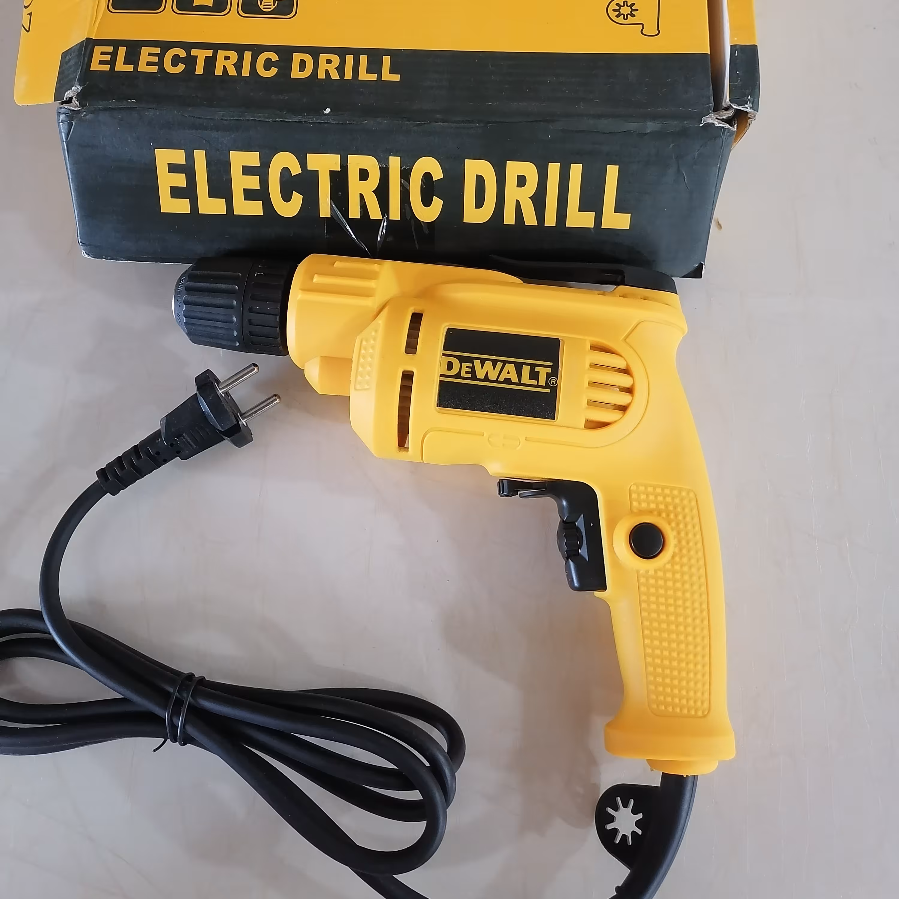 دریل دیوالت