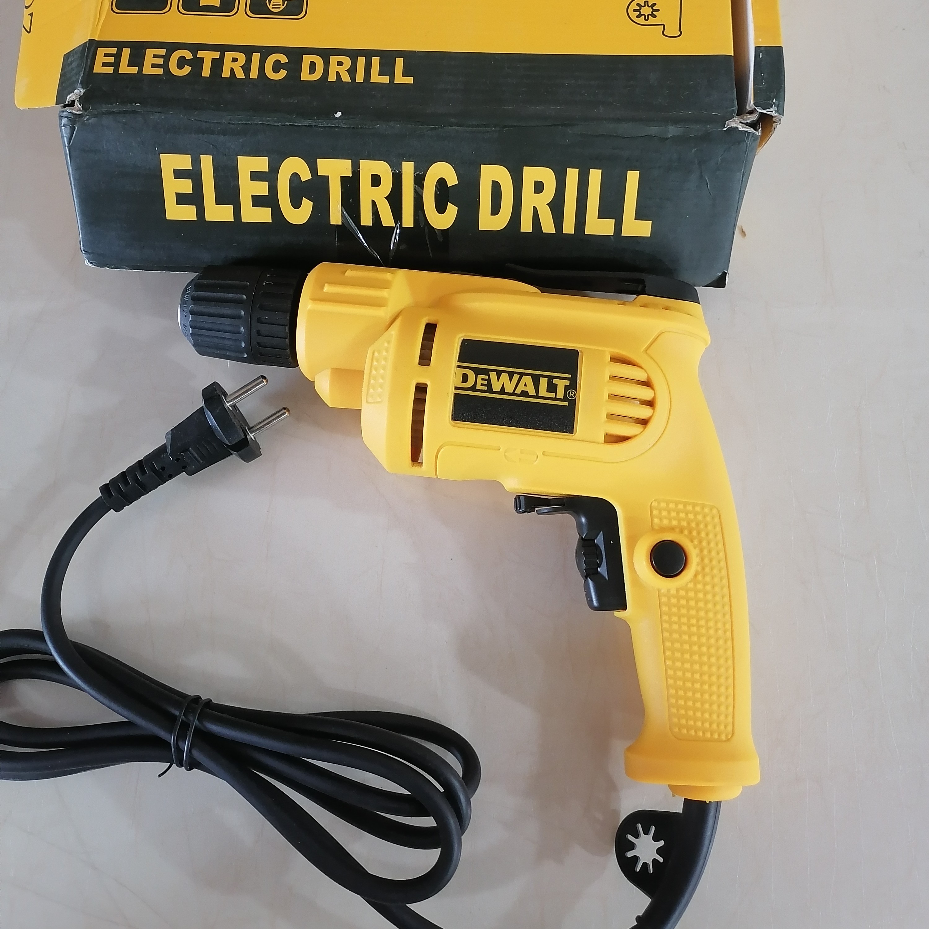 دریل دیوالت