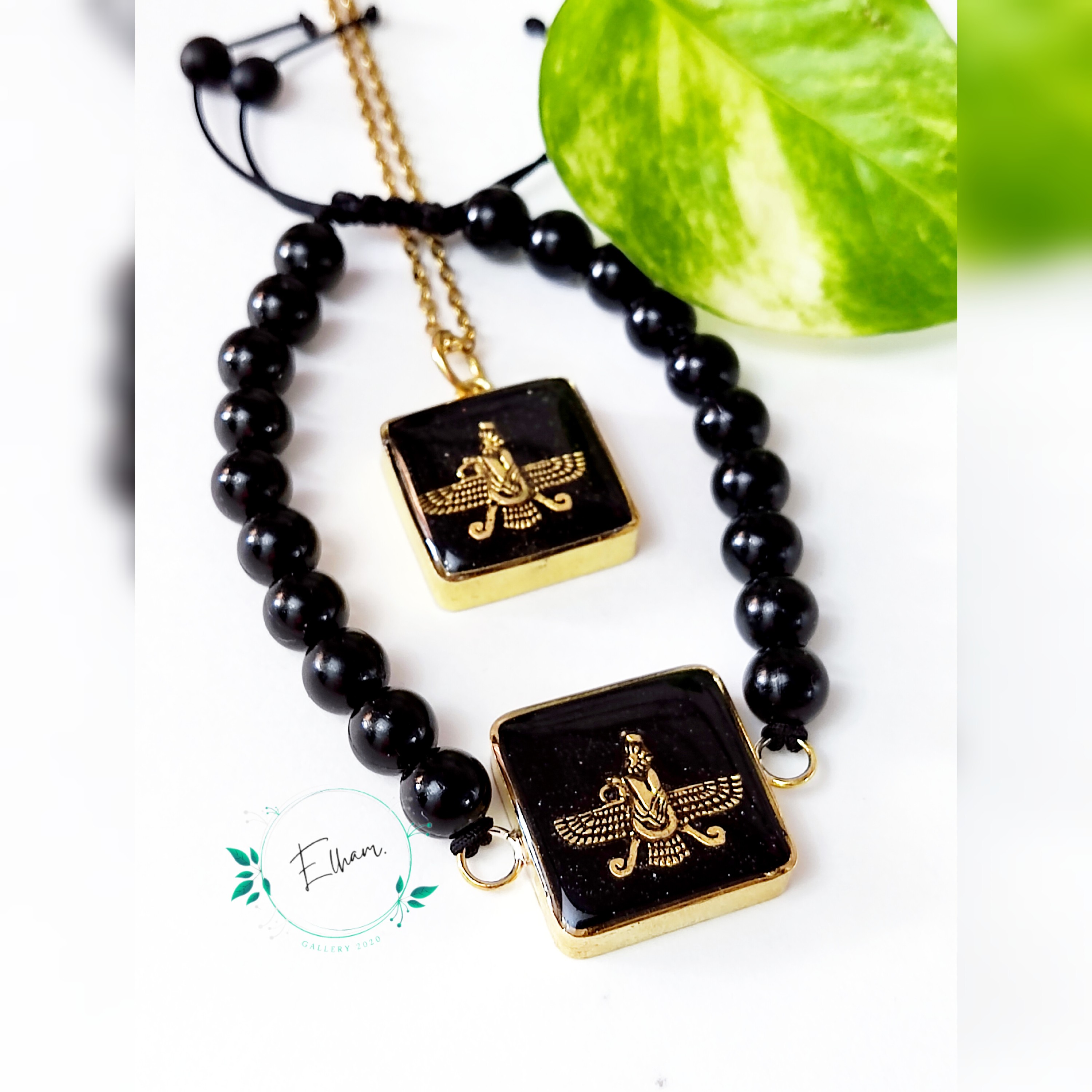 دستبند و گردنبند فروهر