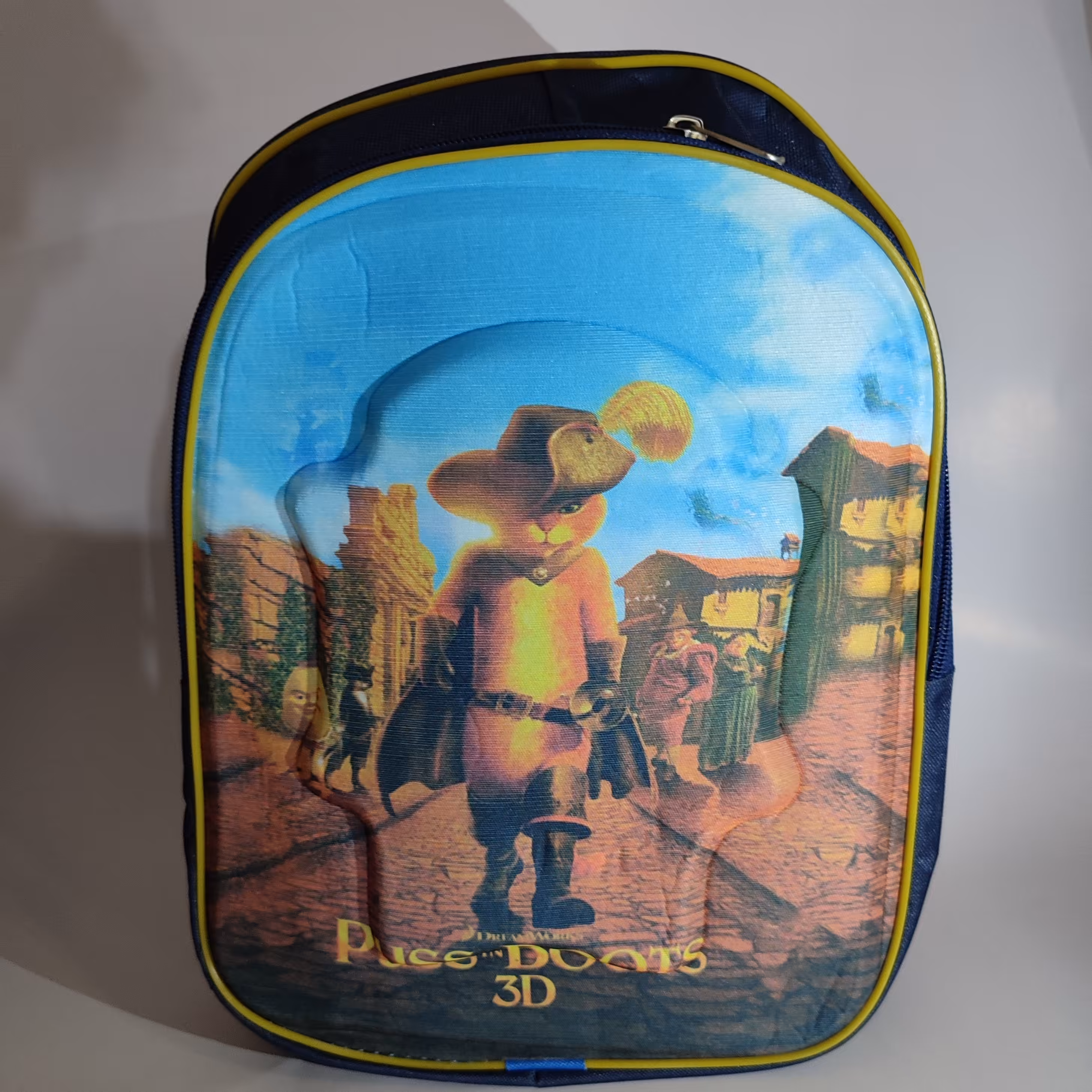 کیف مدرسه گربه چکمه پوش با پشتی طبی و عکس برجسته ارتفاع 37cm