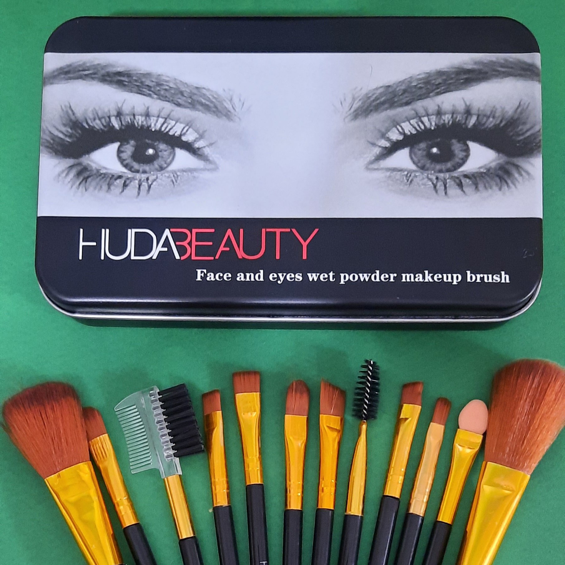 براش 12 تایی هدابیوتی، باکس فلزی،براش آرایشی صورت