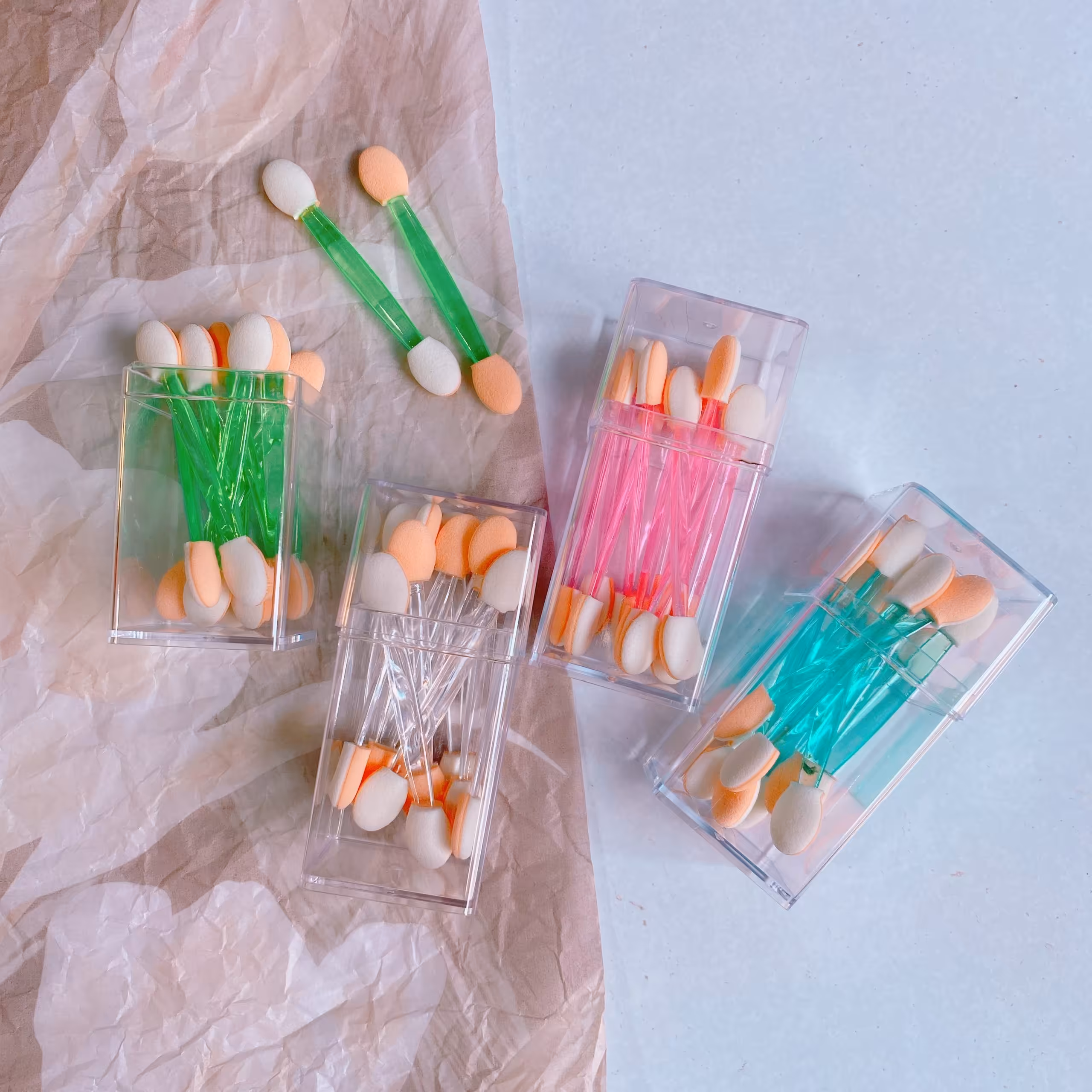 پد سایه چشم دوطرفه بسته  10 عددی مناسب پخش کردن سایه روی چشم باکیفیت دارای الیاف نرم و لطیف ارسال رنگ رندوم 