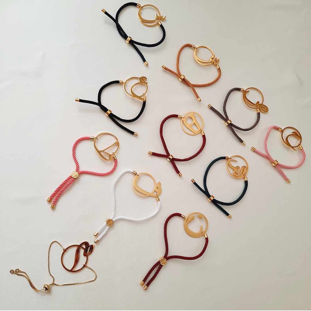 دستبند حروف خاص بند استیل