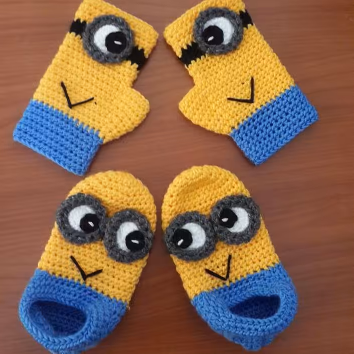 پاپوش و دستکش بافتنی