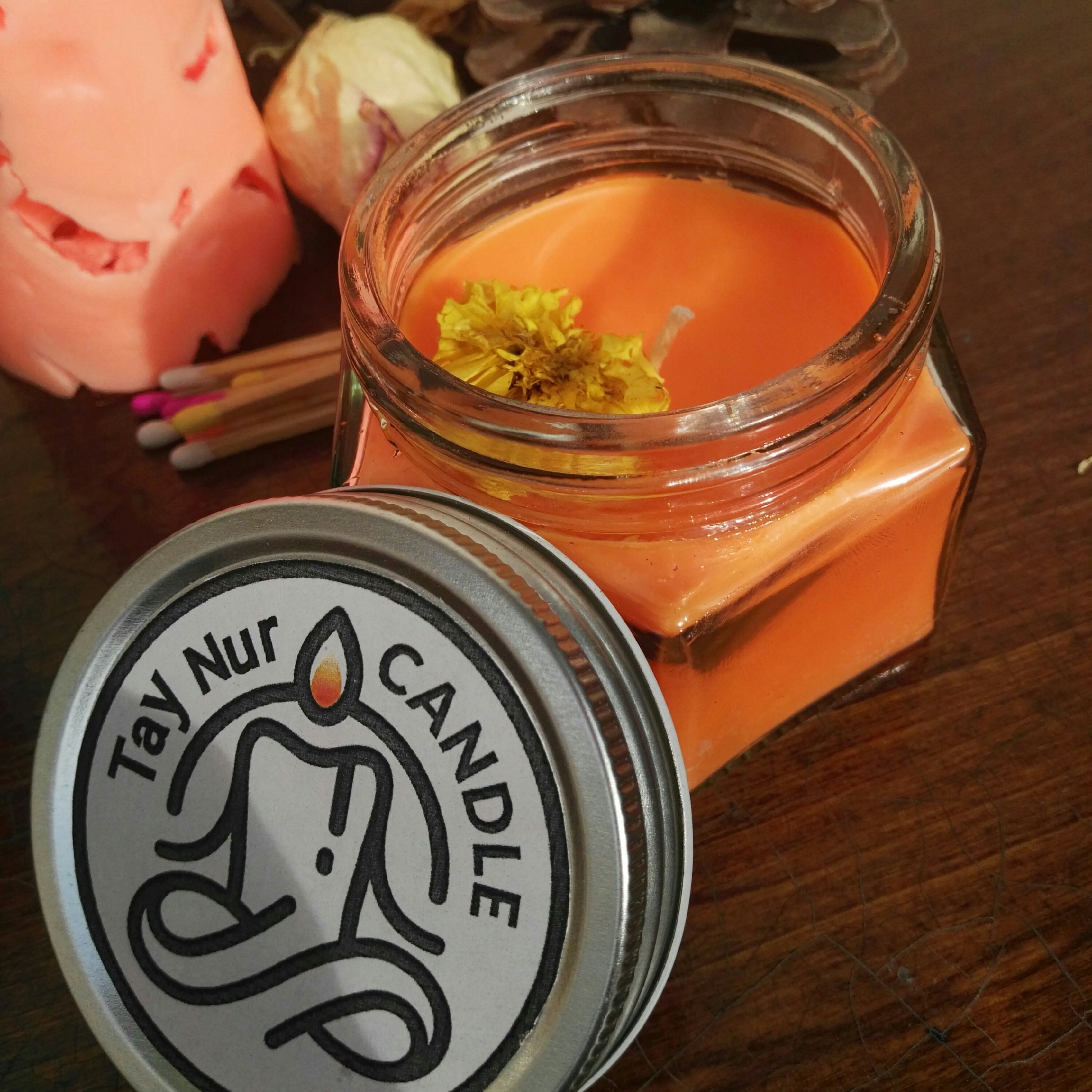 شمع شیشه ای شش ضلعی