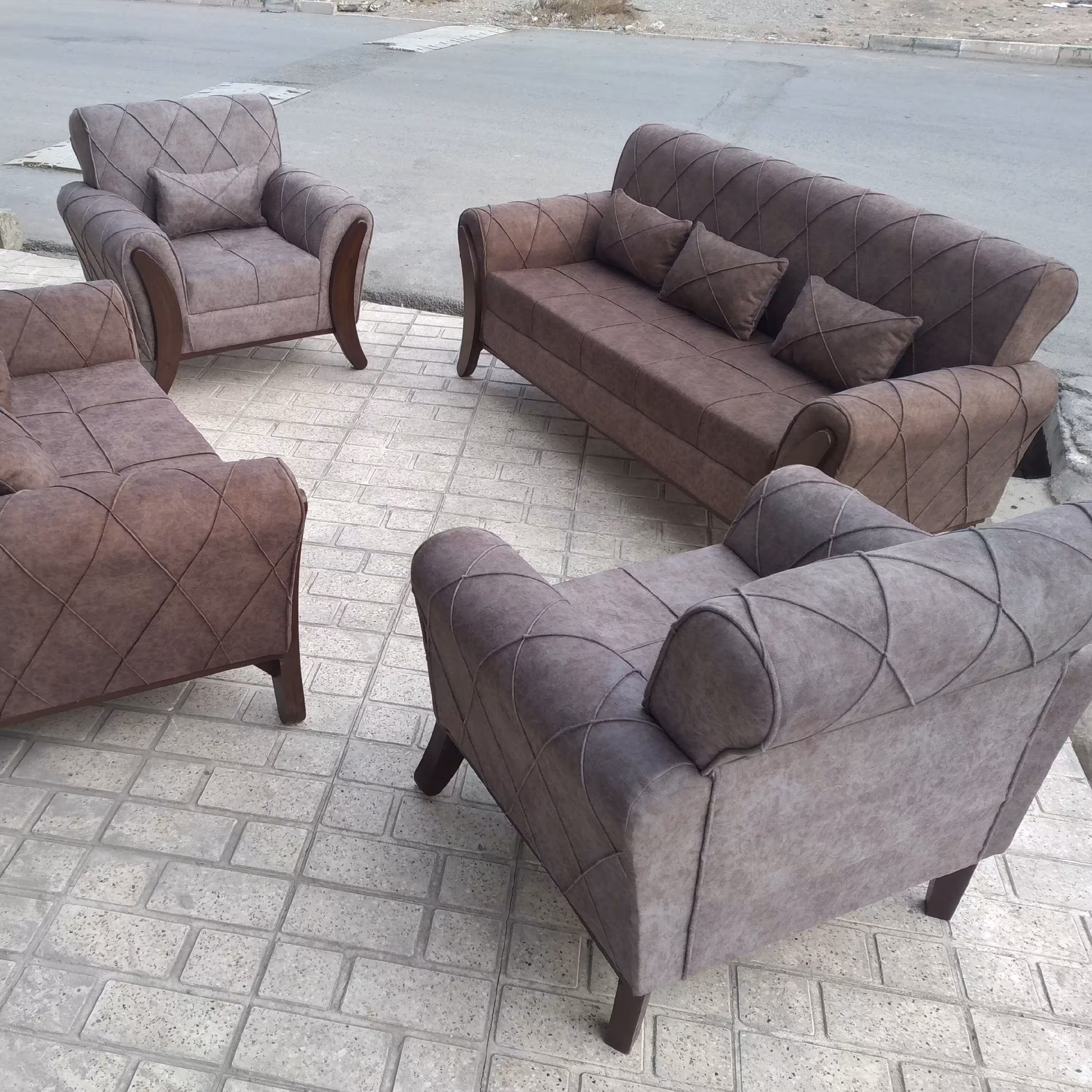 مبل راحتی مدل اسکارلت راحتی هزینه ارسال به عهده مشتری میباشد