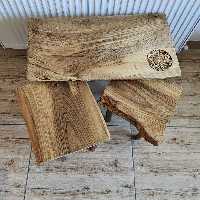 جلو مبلی وعسلی از جنس چوب خوش نقش گردو، که قسمتهایی با رزین کار شده است جلو مبلی به ابعاد 45 در 25 سانت