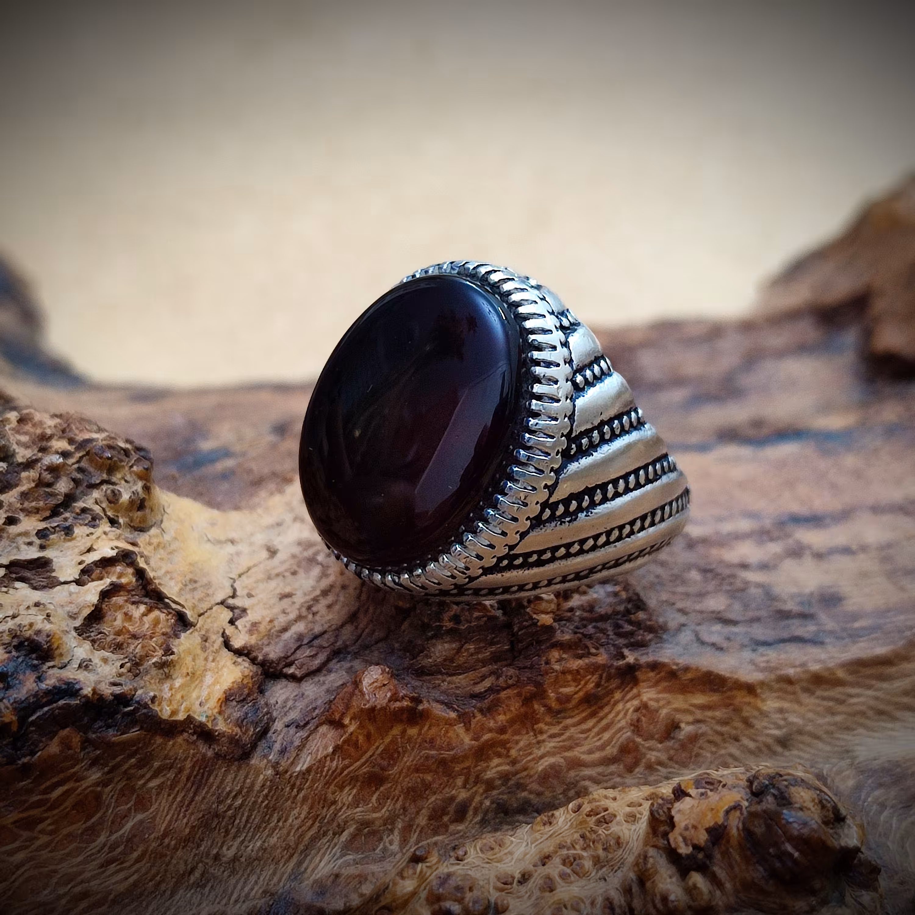 انگشتر نقره مردانه با نگین جزع یمن تو سرخ اصیل و طبیعی 