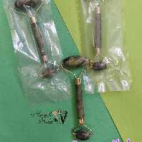 جیدرولر  سنگی(ماساژور صورت و گردن)