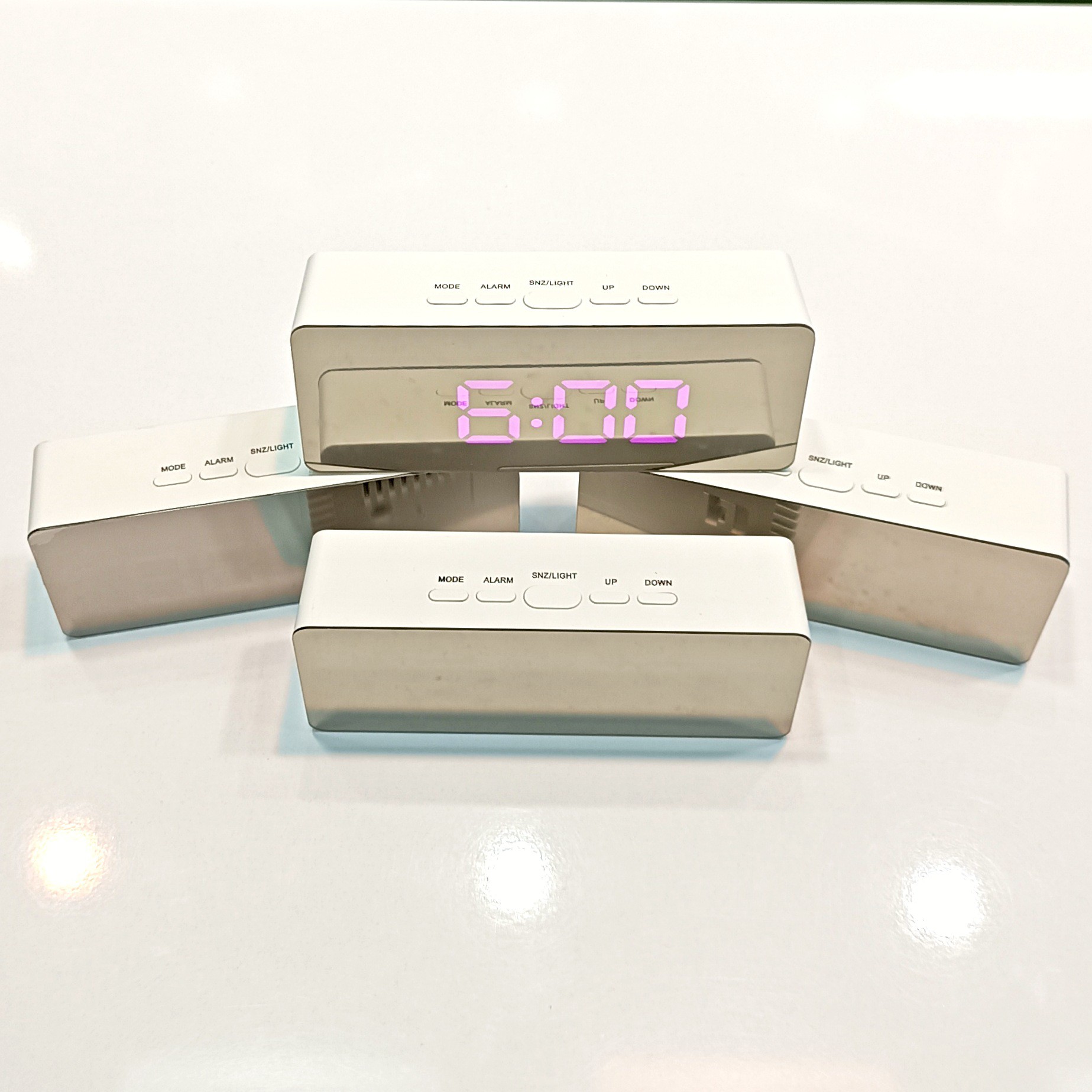 ساعت رومیزی دیجیتالی صفحه LED رنگی آینه ای زنگ دار - ساعت زنگدار - ساعت کوکی - ساعت زنگ دار - ساعت دیجیتالی رومیزی  