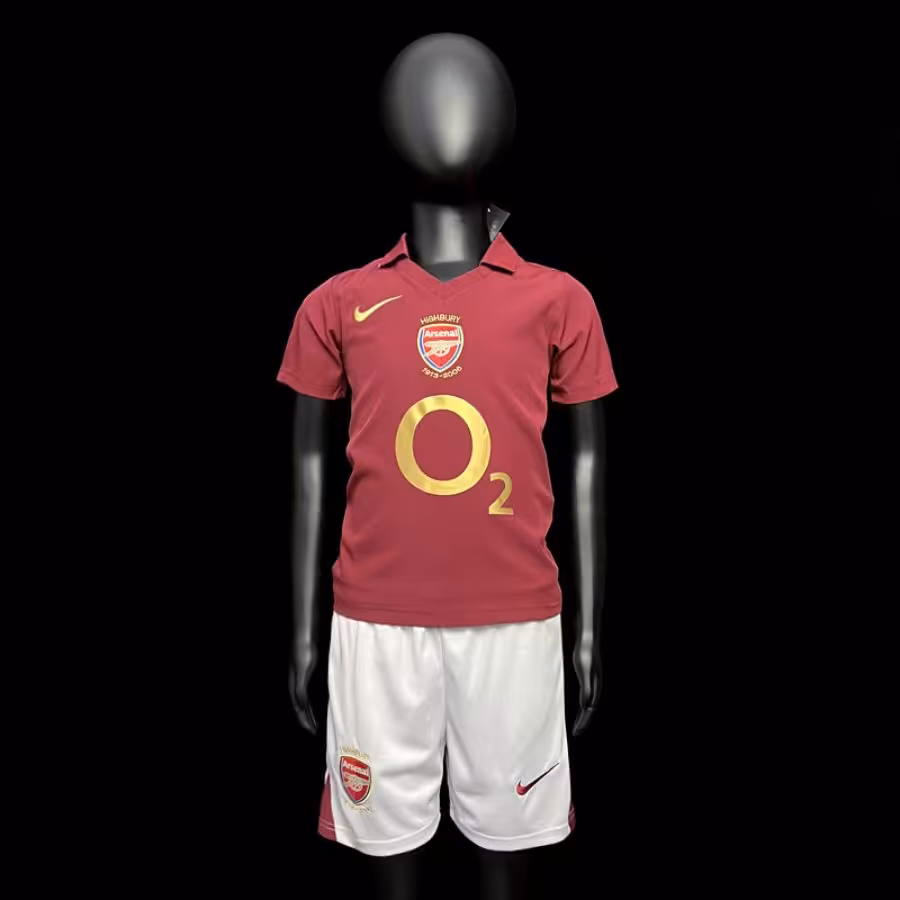 لباس کلاسیک بچه گانه آرسنال 2006-2005 آخرین فصل هایبوری