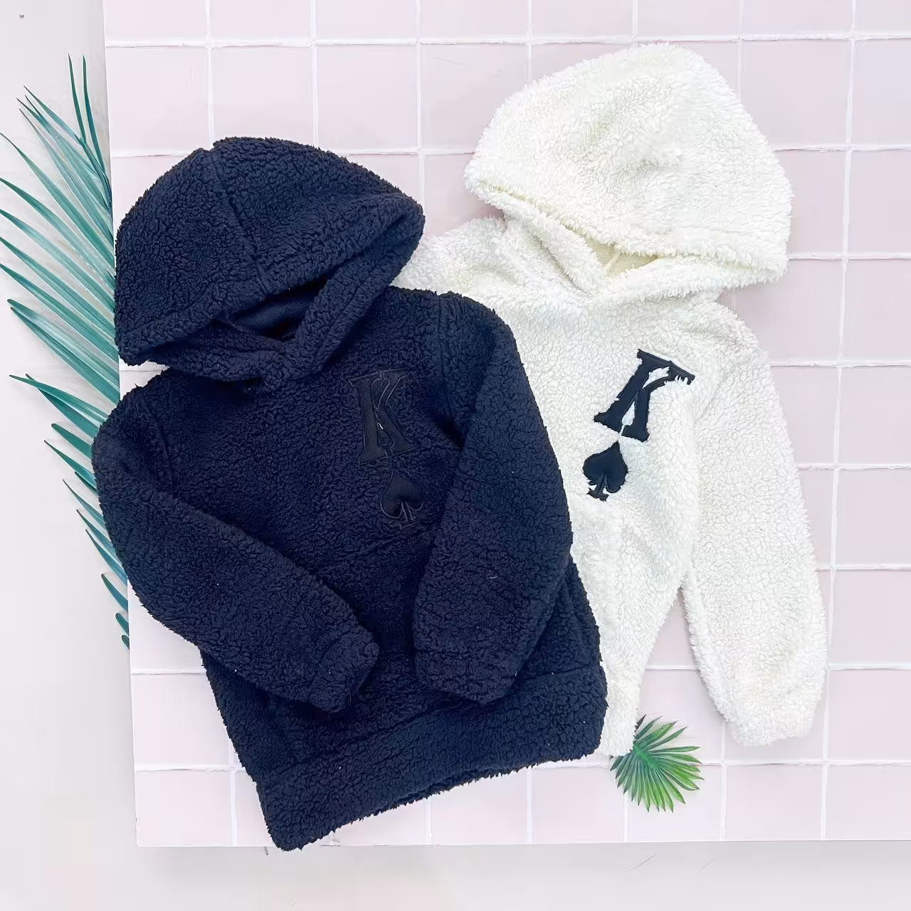 هودی تدی اسپرت ، در دو رنگ زیبا و شیک، کیفیت تضمینی،  برلی بچه های خوش تیپ و با سلیقه 