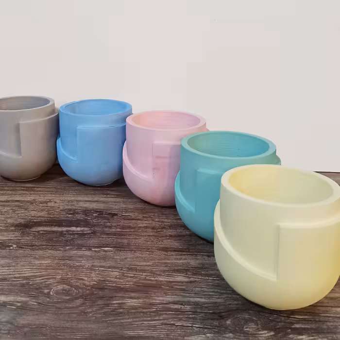 گلدان وانیا بتنی، با رنگ های متنوع 