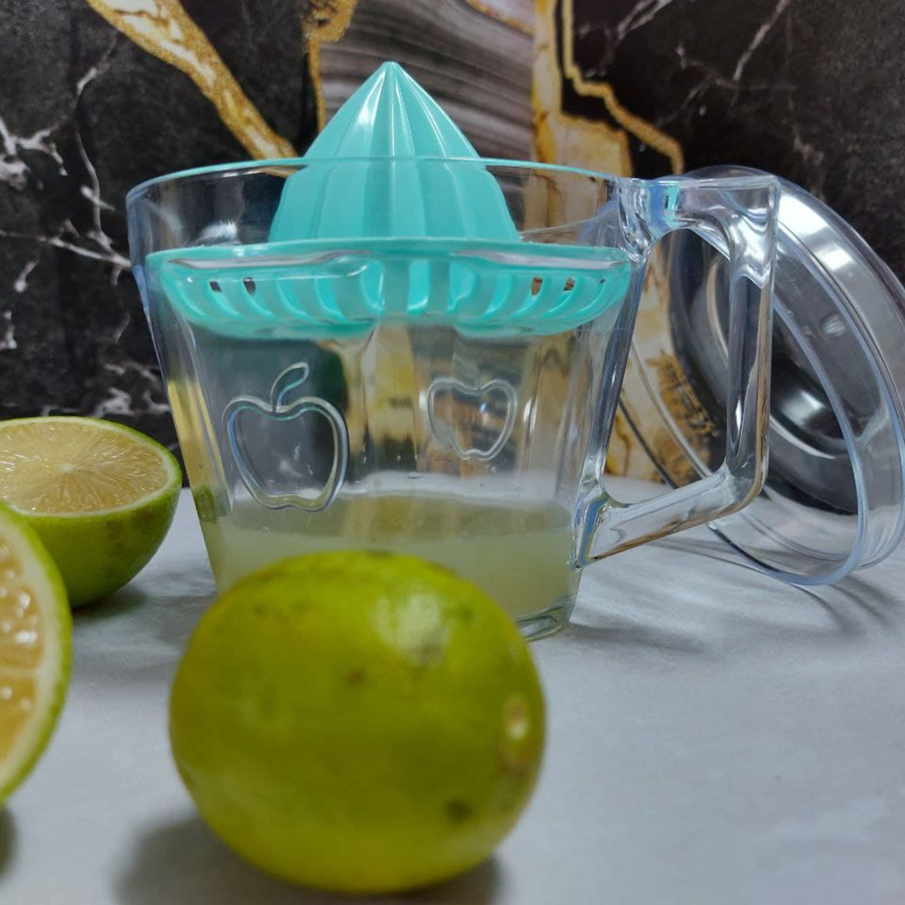 آبمیوه گیری اشکان آب مرکبات گیری تهیه شده از بهترین مواداولیه 