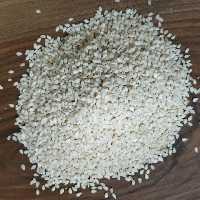 کنجد سفید خام اعلا در بسته بندی(100 گرمی)