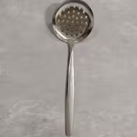 کفگیر  سوراخ دار طرح ماینز (طرح یک خطی) مارک واگنر آلمان بسته 1 عددی طرح مایز ضخامت 2 میل و طول 31