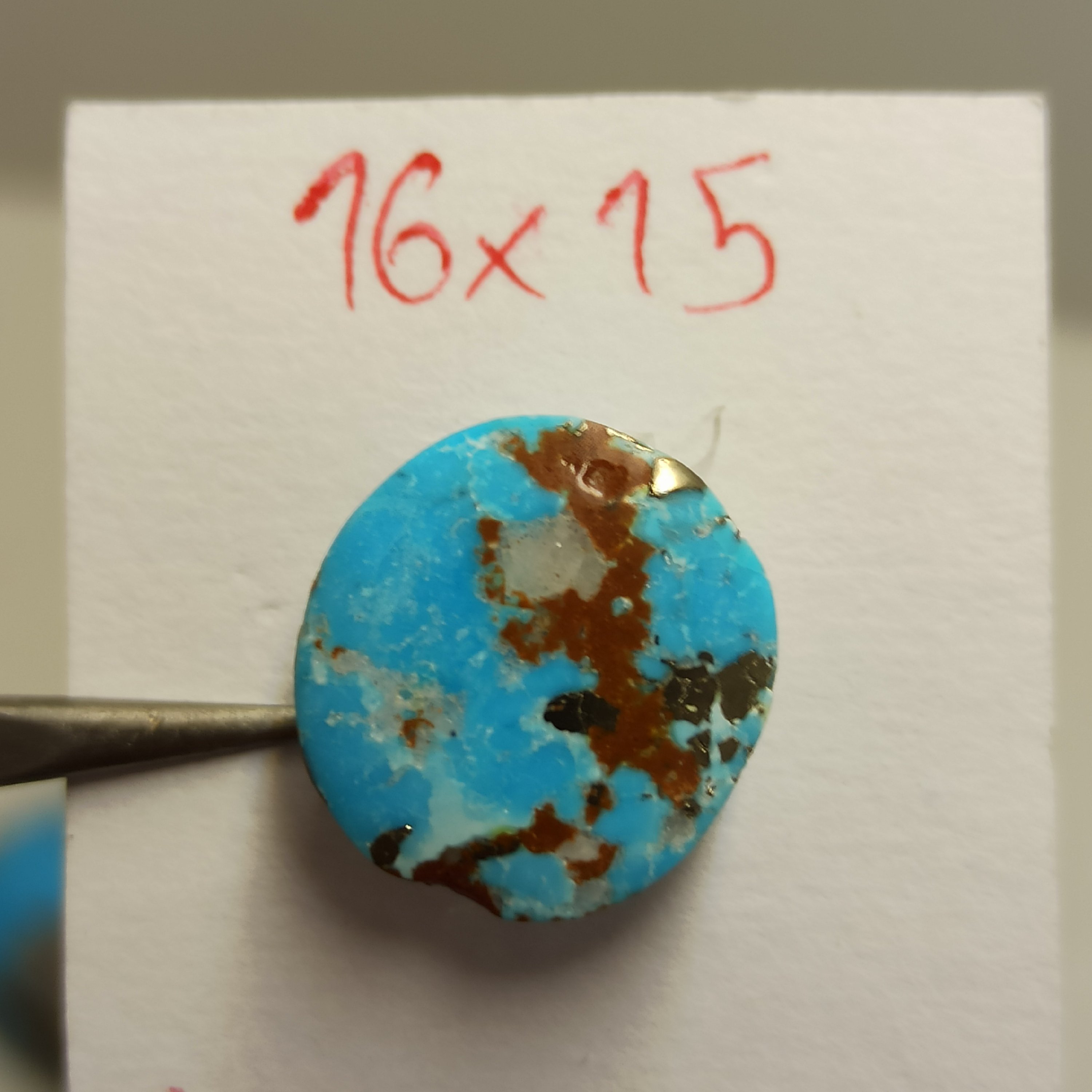 سنگ فیروزه طبیعی دایره ای شکل رگه دار سایز 1.5