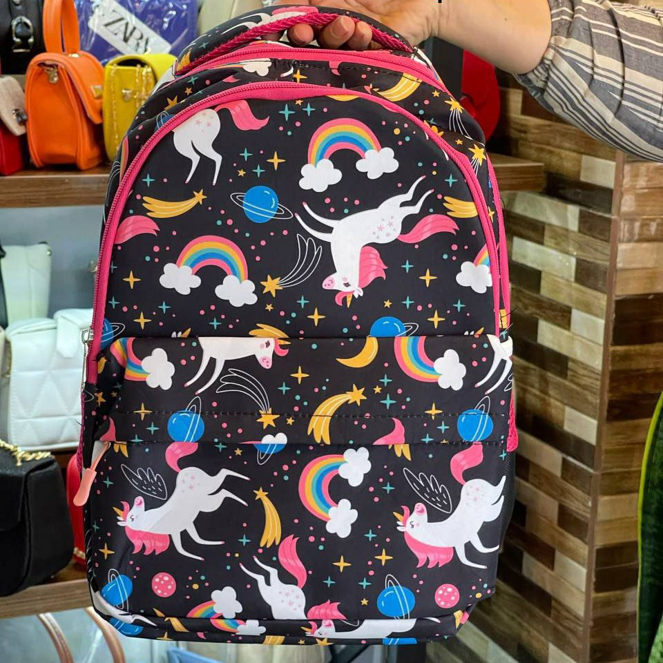 کوله پشتی مدرسه