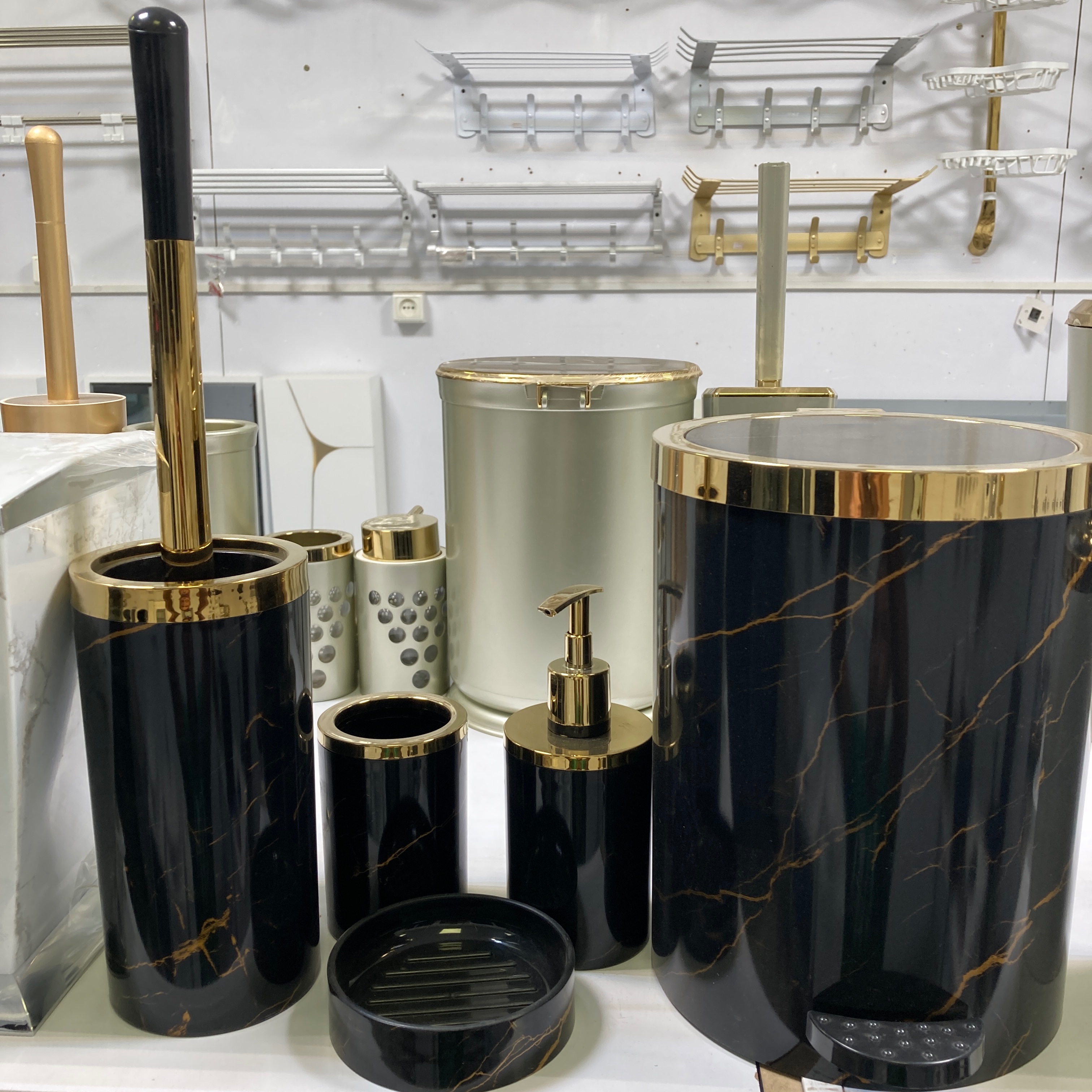 ست بهداشتی پنج پارچه هارمونی-مشکی طلایی-طرح ماربل