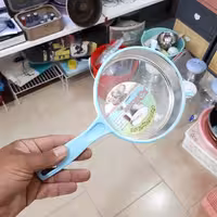 الک با دسته پلاستیکی
توری از جنس فلز 
قطر 15 سانت
سایز پرکاربرد و ریز 