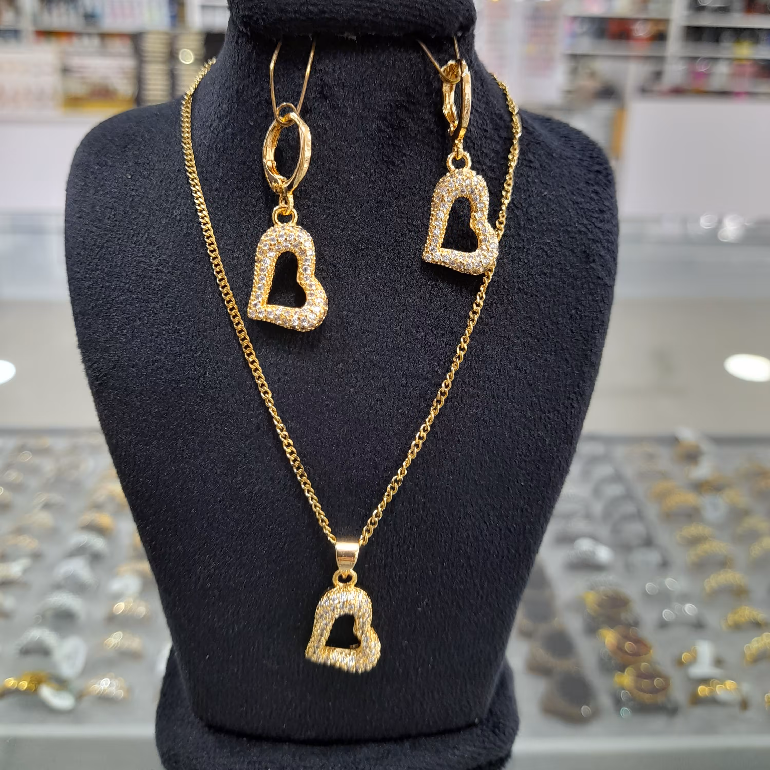 نیم ست قلبی تو خالی نگینی 