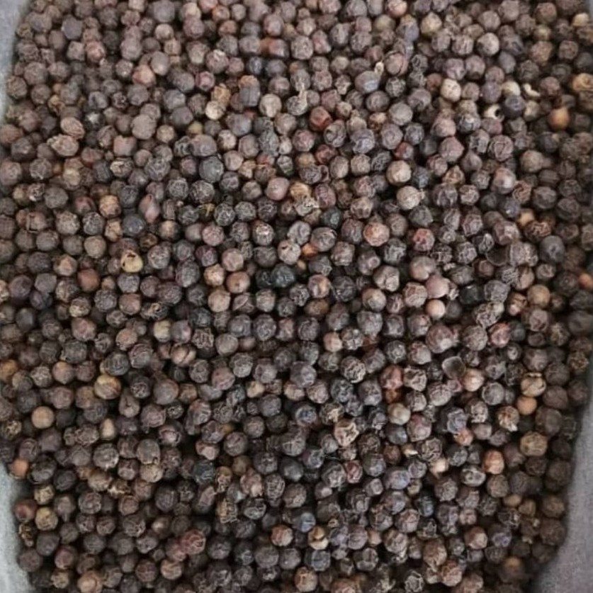 فلفل سیاه نسابیده(دان)  بسیار تند وتیز وخوش عطر وطعم دربسته بندی متناوب وارسال سریع خرده وعمده 