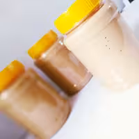 شیره (انگور سفید )850گرم (خونساز وغلیظ کردن شیرمادرودرمان کم وزن بودن مفرط ودارای ویتامین های مختلف و..