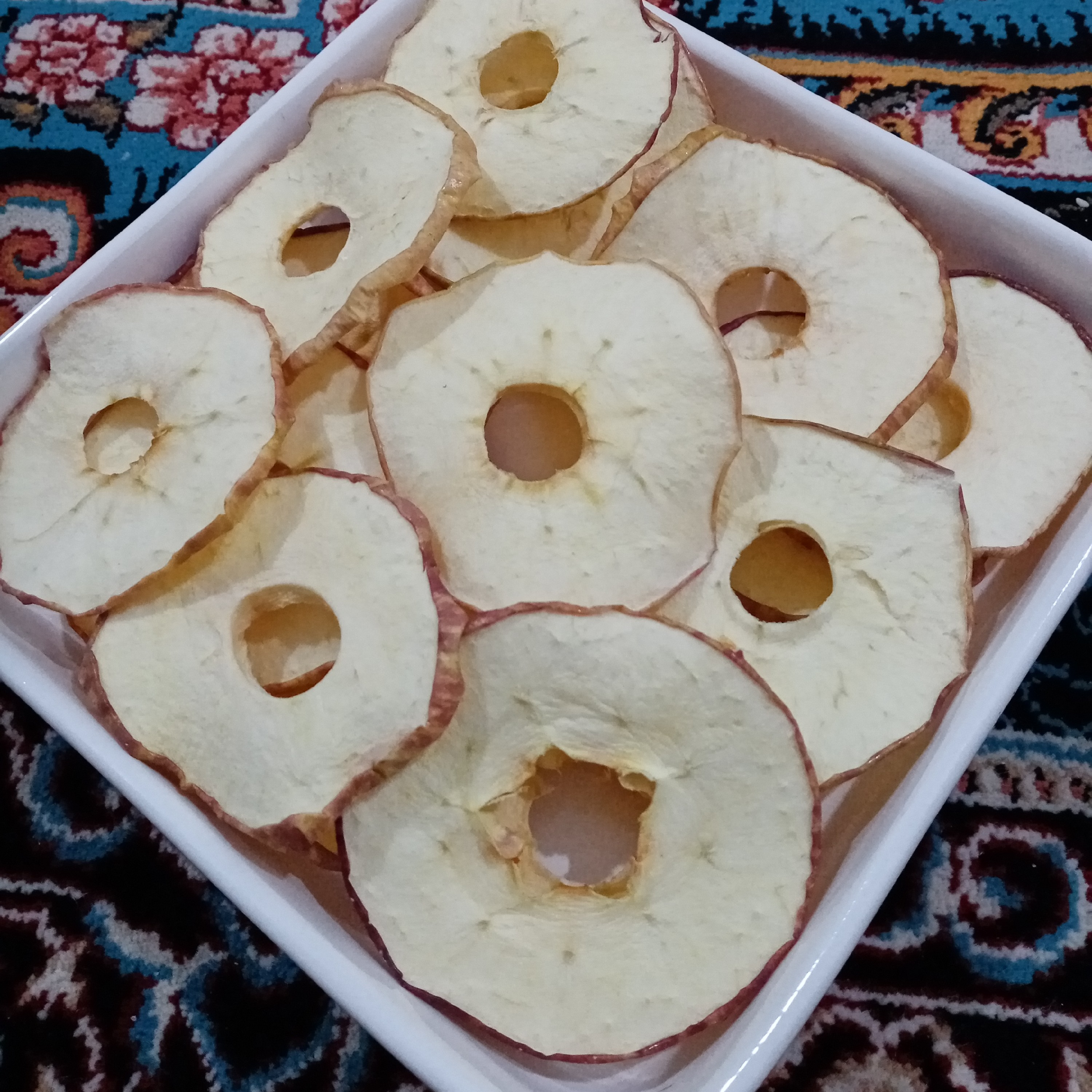 میوه خشک سیب قرمز 100گرمی