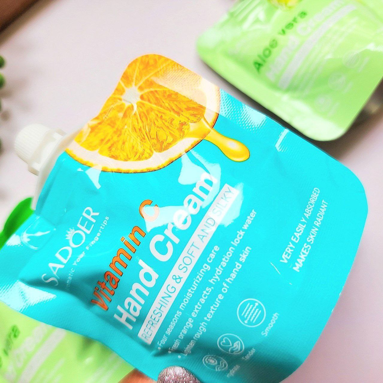 کرم مرطوب کننده و آبرسان دست ساندیسی از برند SADOER