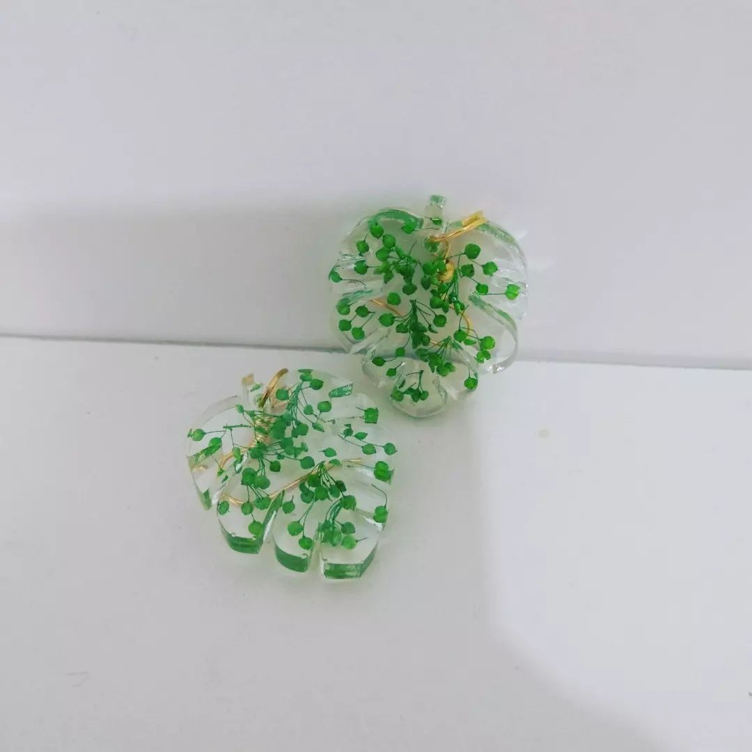 گوشواره رزین طرح برگ انجیری