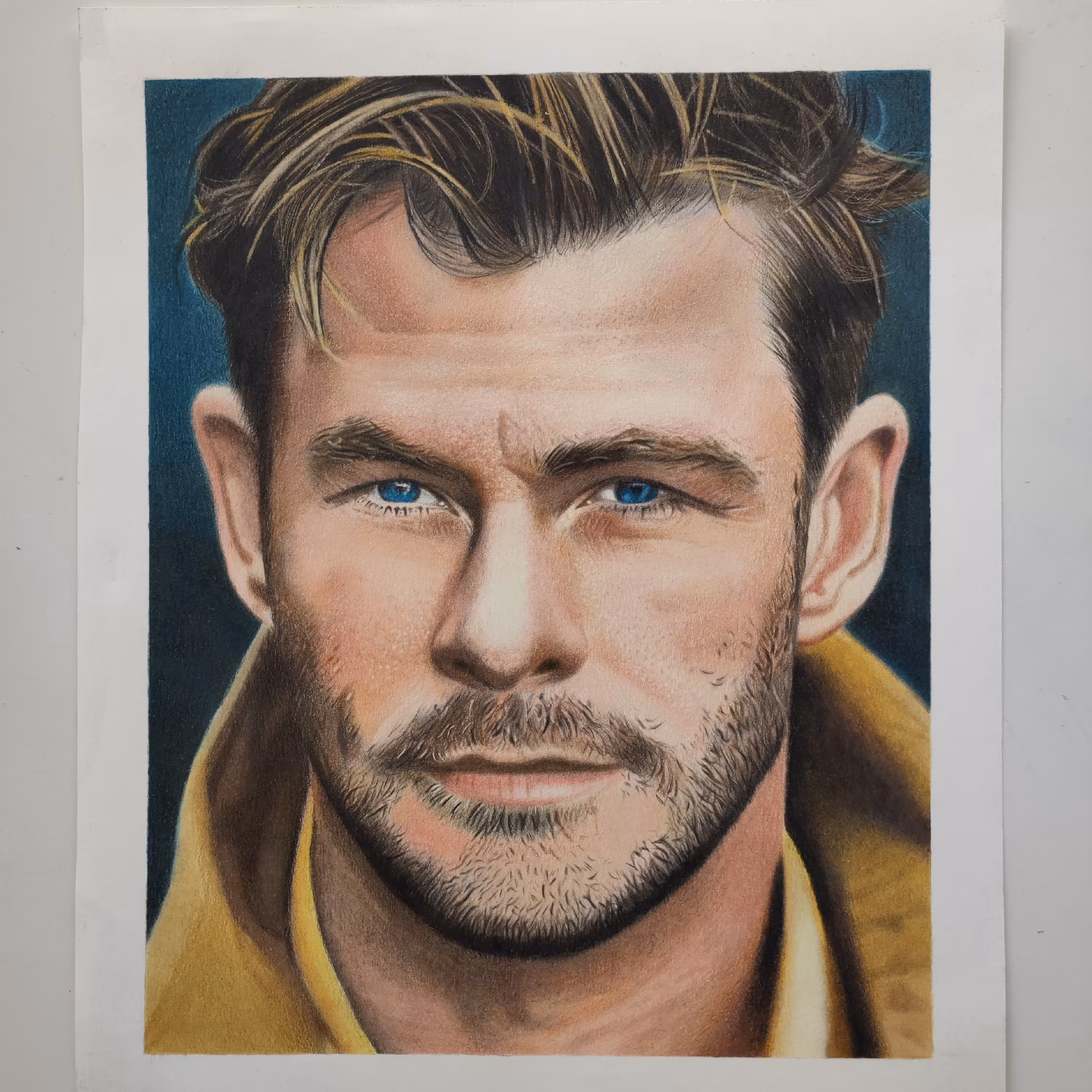 سفارش نقاشی چهره  مرد سبک هایپررئال  تکنیک مدادرنگی  سایزA4 