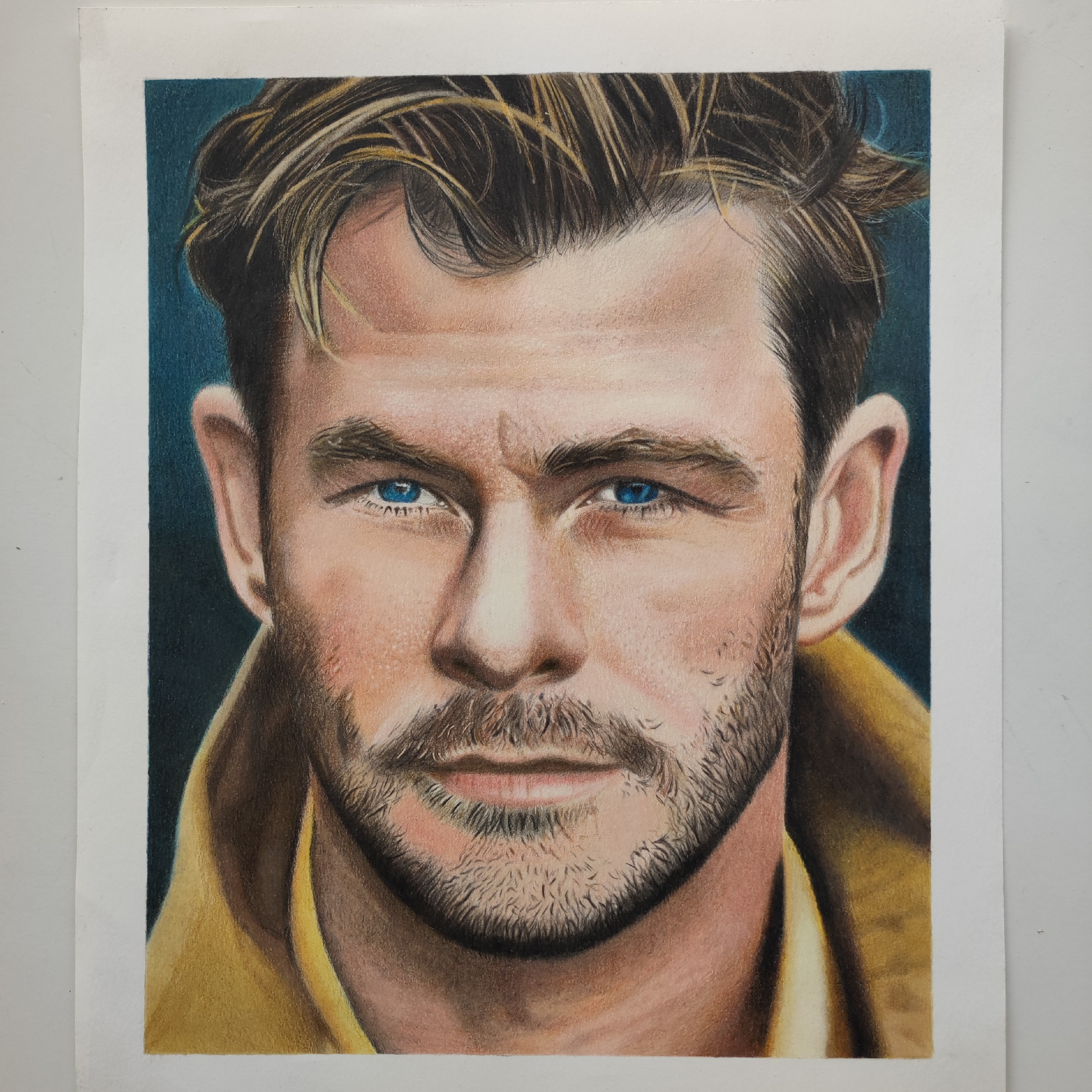 سفارش نقاشی چهره  مرد سبک هایپررئال  تکنیک مدادرنگی  سایزA4 