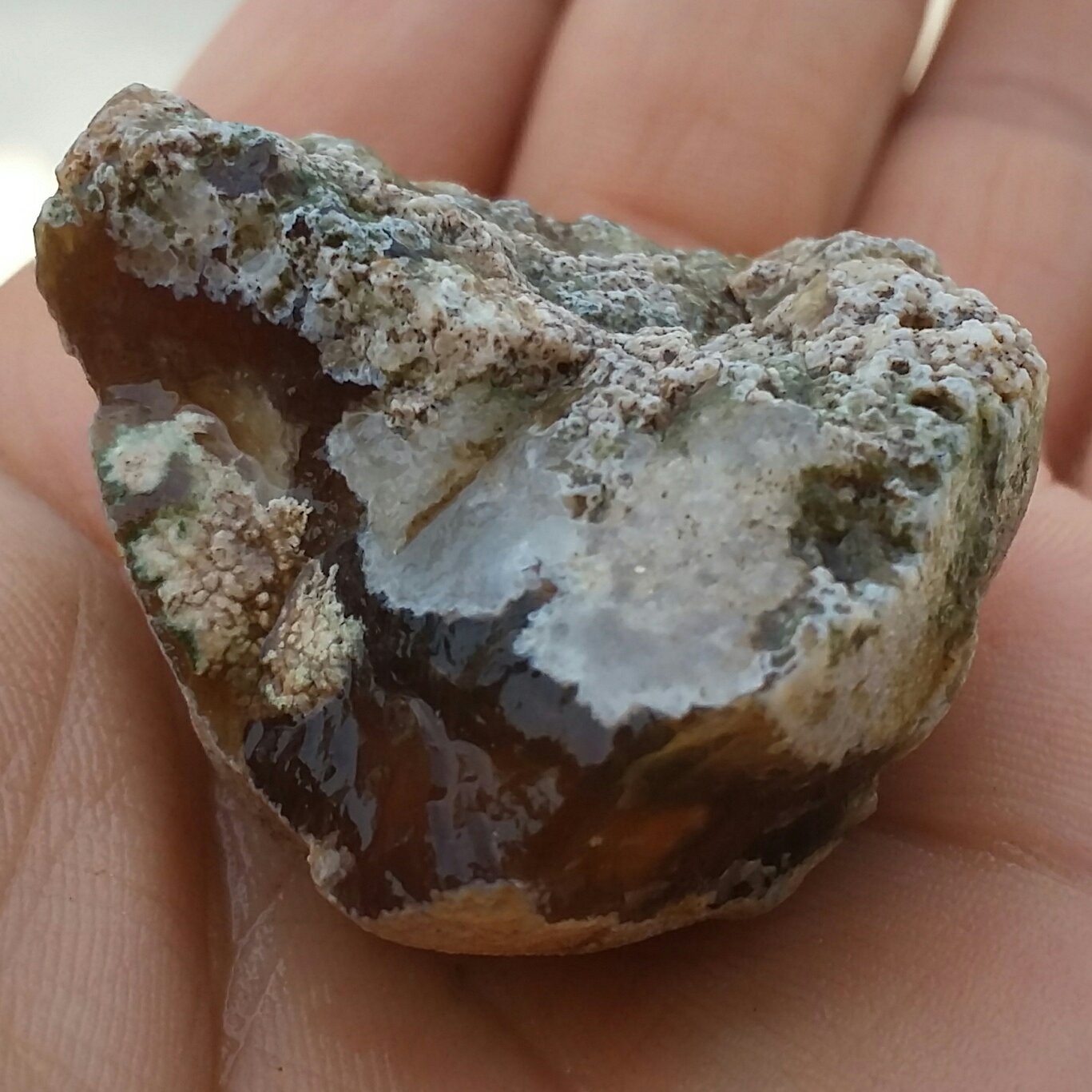 سنگ راف خام عقیق خرمایی برش نخورده 100 در 100 طبیعی سرشار از خواص شااهکار خلقت
