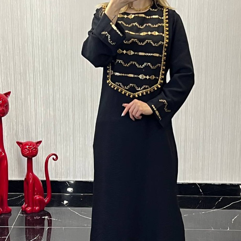 مانتو بلند مناسب تا دور سینه 116 سانت
جنس : بابوس درجه یک با خرجکار سوزندوزی