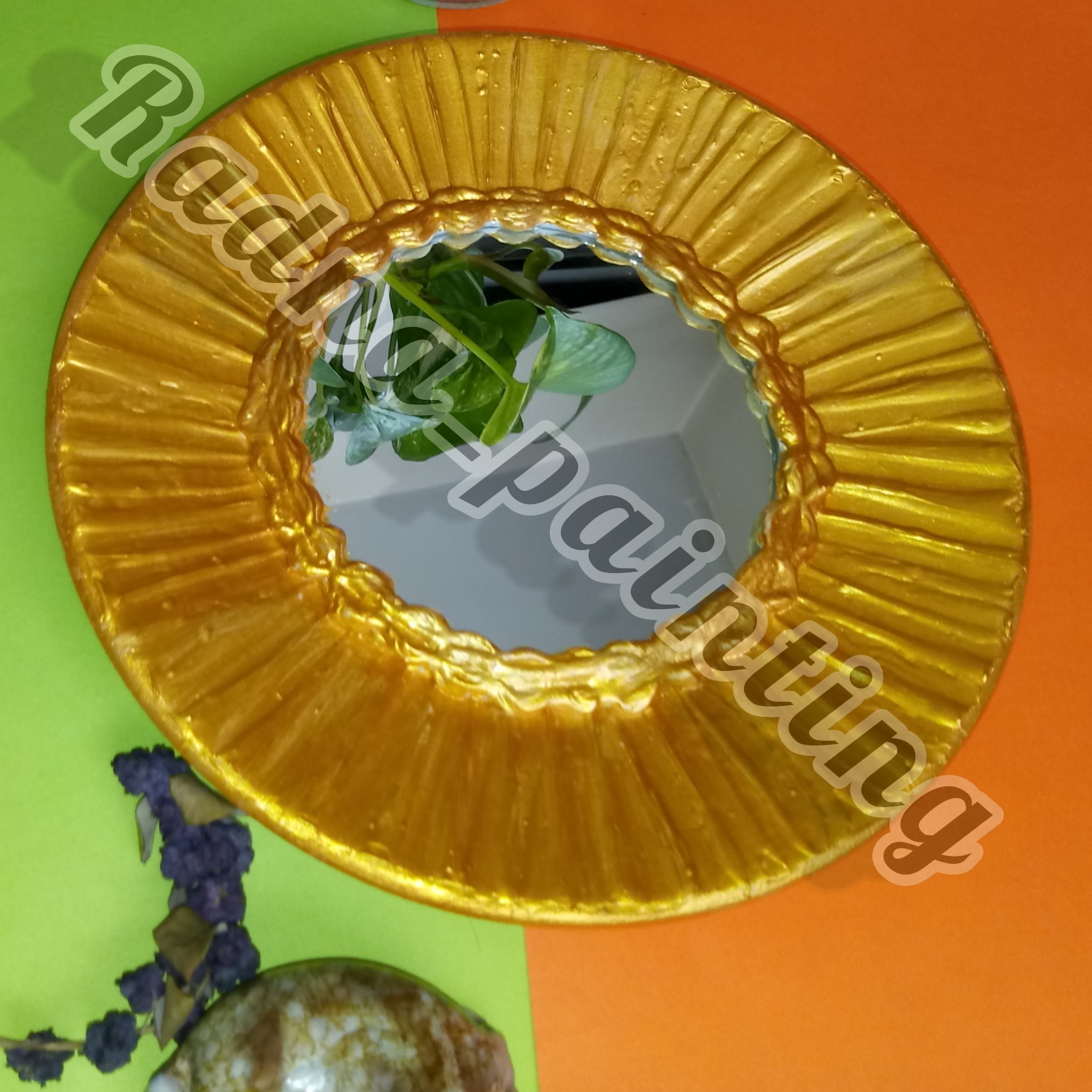 دیوارکوب سفالی آینه دار طلایی برجسته شده با تکسچر