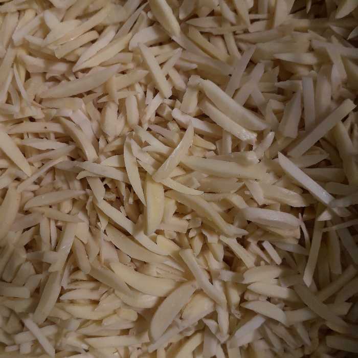 خلال بادام  شیرین در بسته بندی500 گرمی