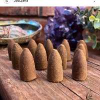 عود کندر  با بویی گرم و روحانی  از بهترین دود کنی های تاریخ است .