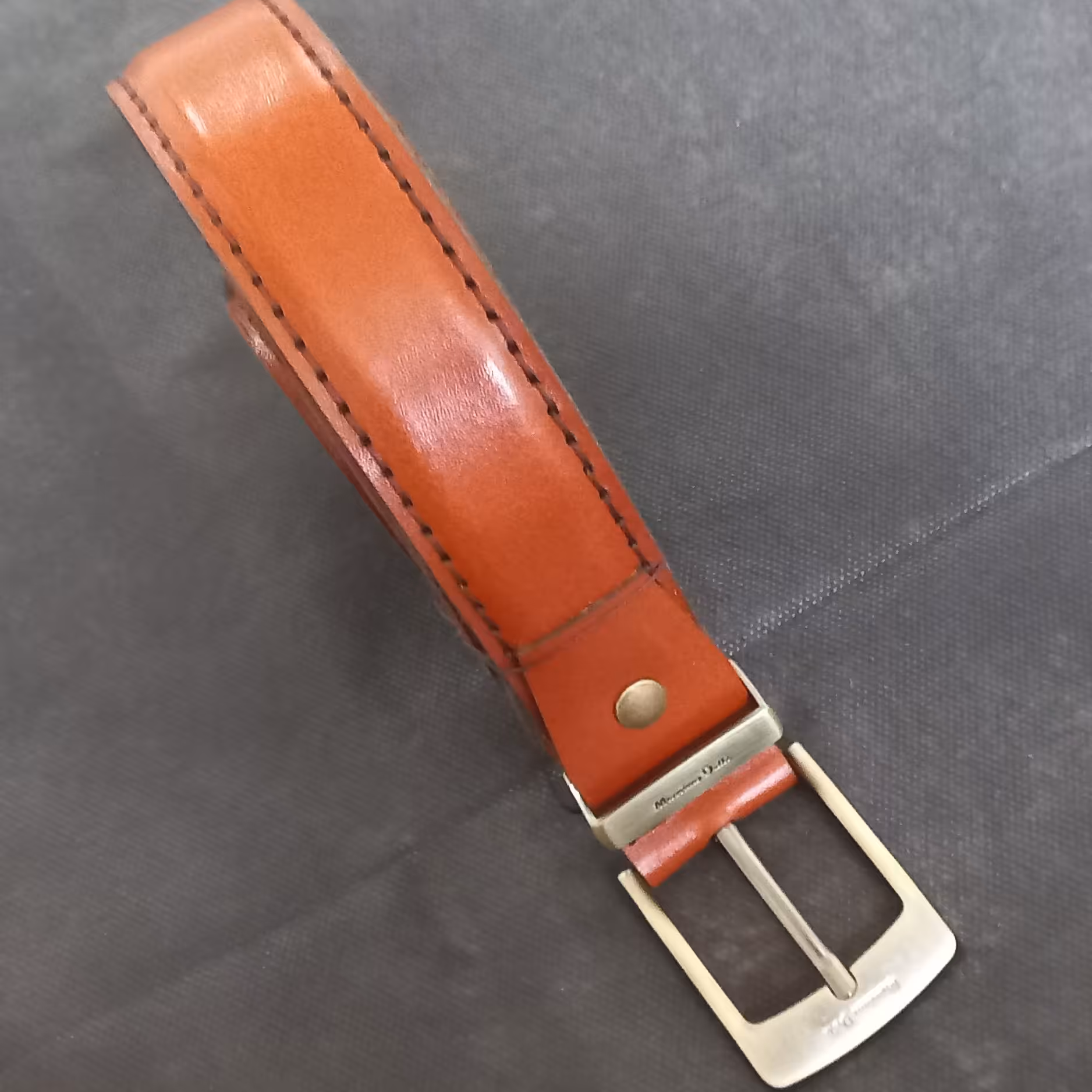 کمربند چرم دست دوز وکاملان طبیعی با بهترین کیفیت وبهترین نخ قابل اجرا دررنگ های مختلف