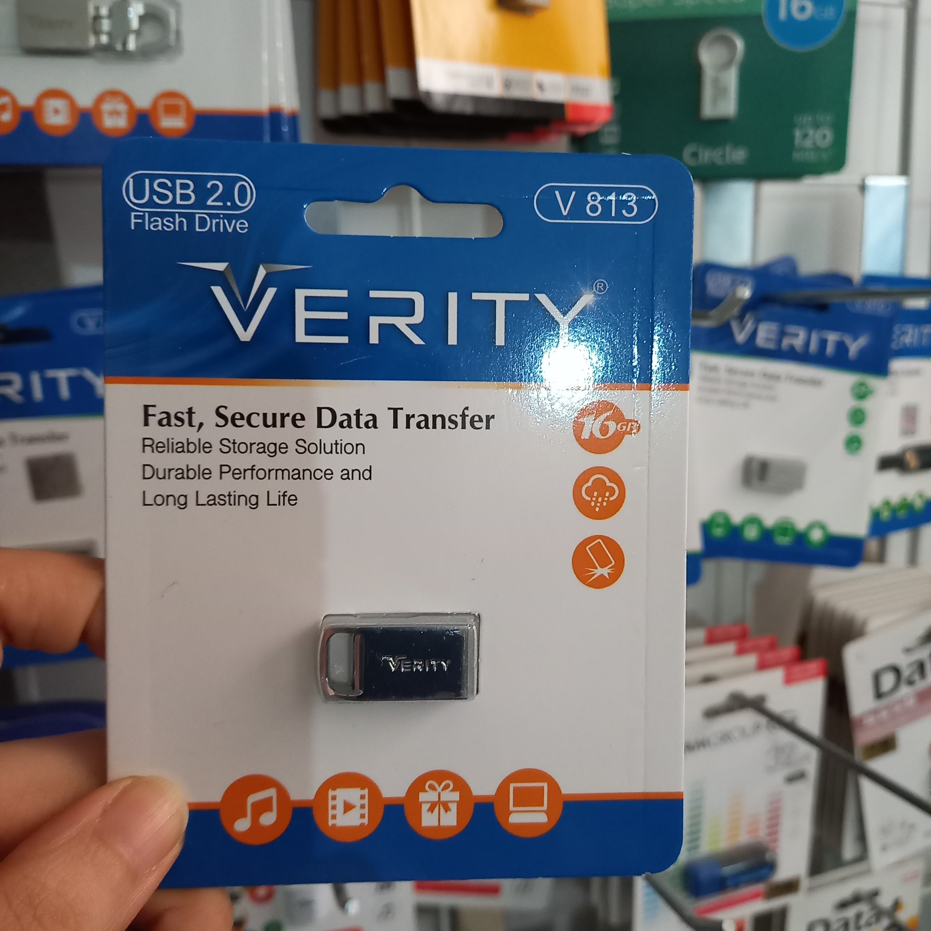 فلش مموری وریتی مدل V813 ظرفیت 16 گیگابایت

