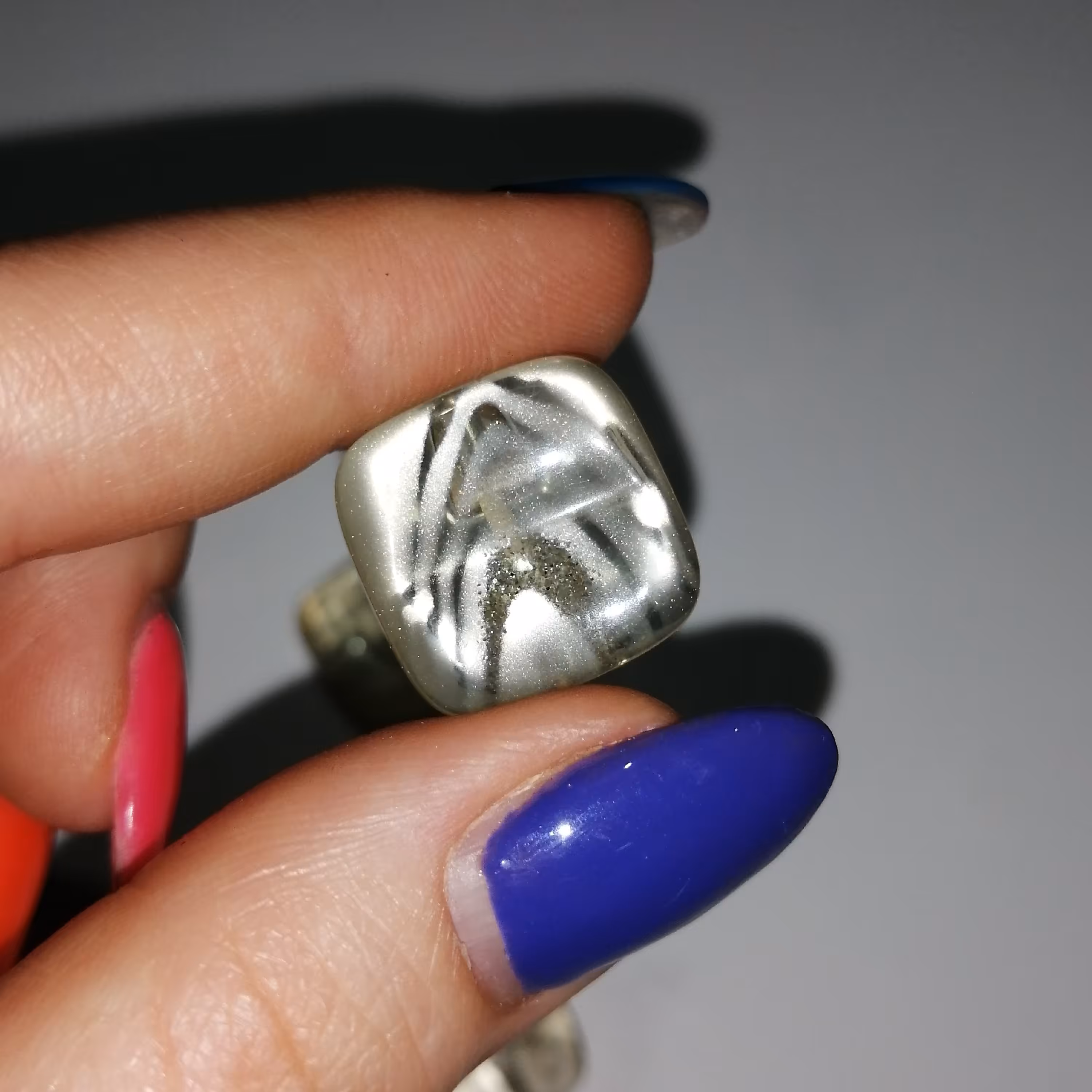 دکمه لباس طرح شیشه ای مربع سبز بسته 5 عددی 