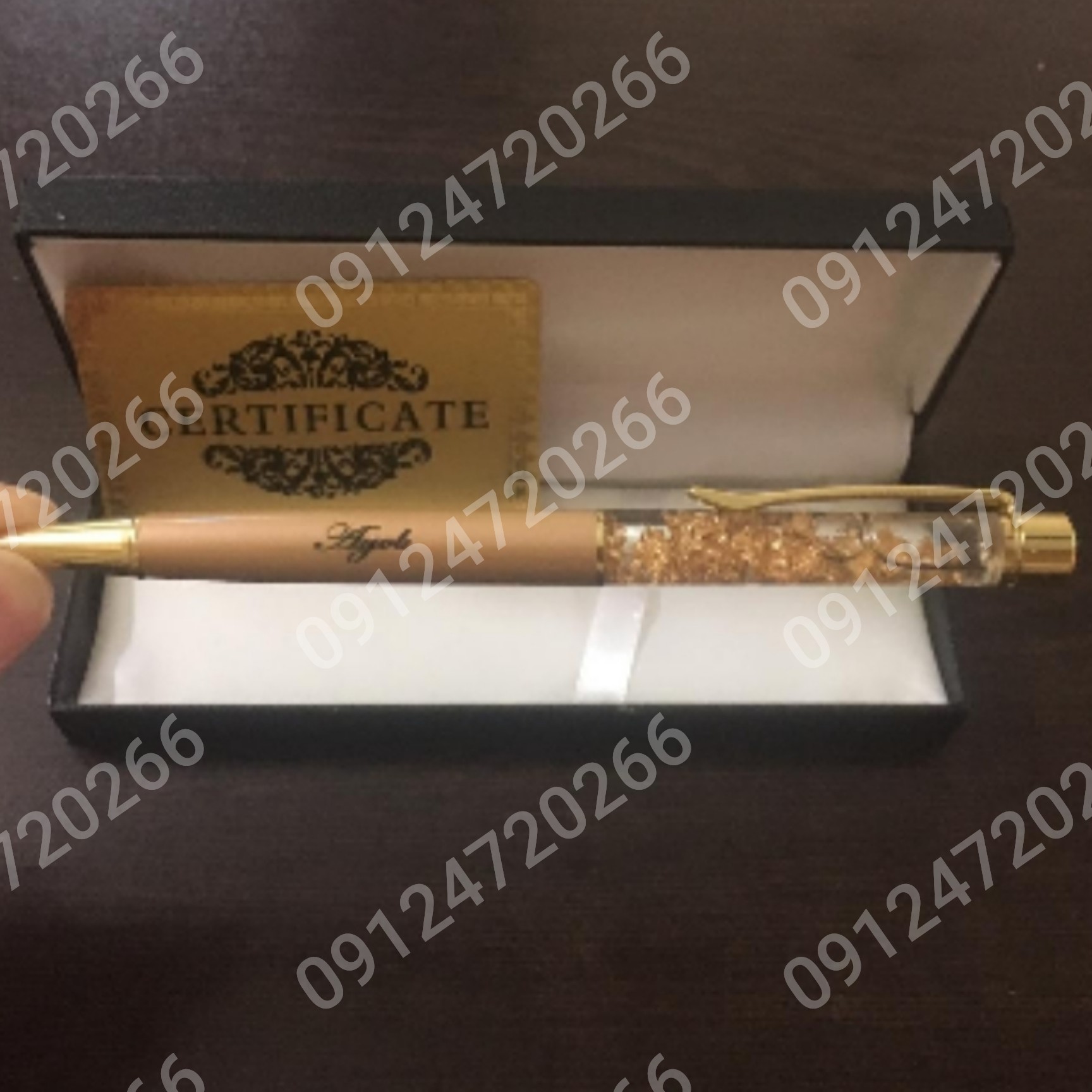 خودکار روکش طلا24 عیار در بالاترین رنگبندی به همراه حک اسم رایگان و جعبه وشناسنامه