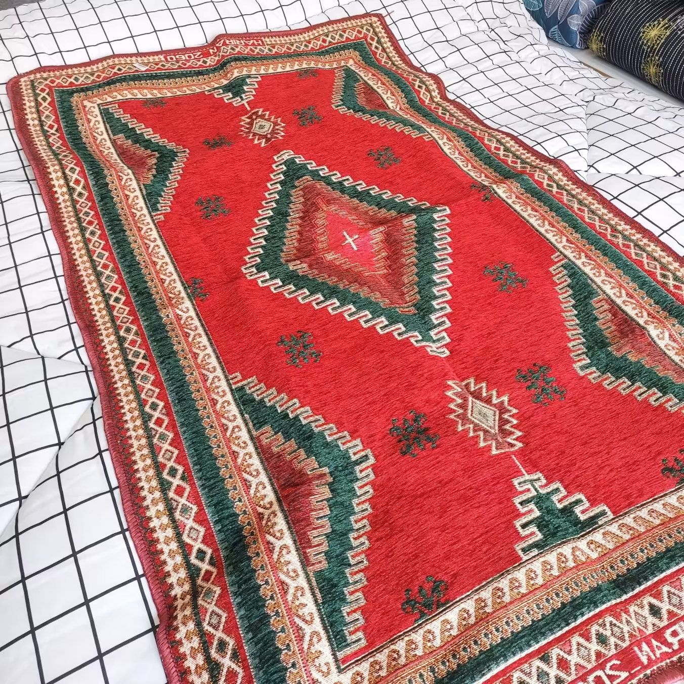 روفرشی یک نیم متری دو شانل سنگین وزن جنس مخمل در طرح ورنگ مختلف موجود در سایز سه متری ویک ونیم متری  فوق العاده باکیفیت